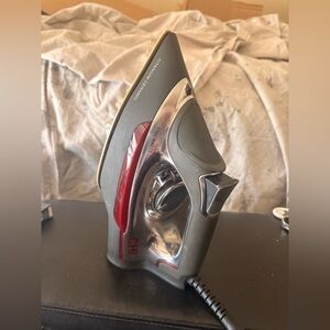 CHI Gray and Red Steam Iron - Precision Ceramic Soleplate